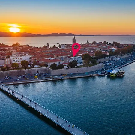 And 2 Walls Apartment Zadar