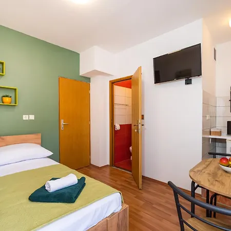 Apartment And 2 Walls Zadar