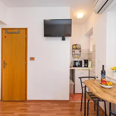 Apartment And 2 Walls Zadar