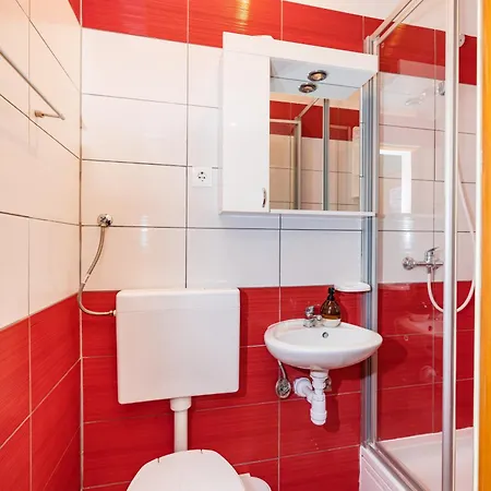 Apartment And 2 Walls *