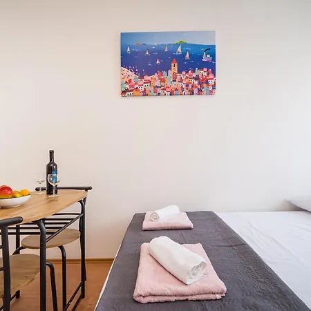 Apartment And 2 Walls Zadar