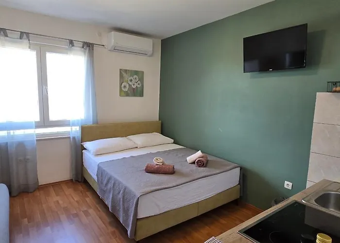 And 2 Walls Apartmán