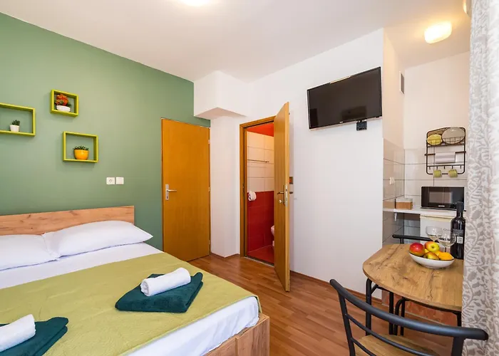And 2 Walls Appartement