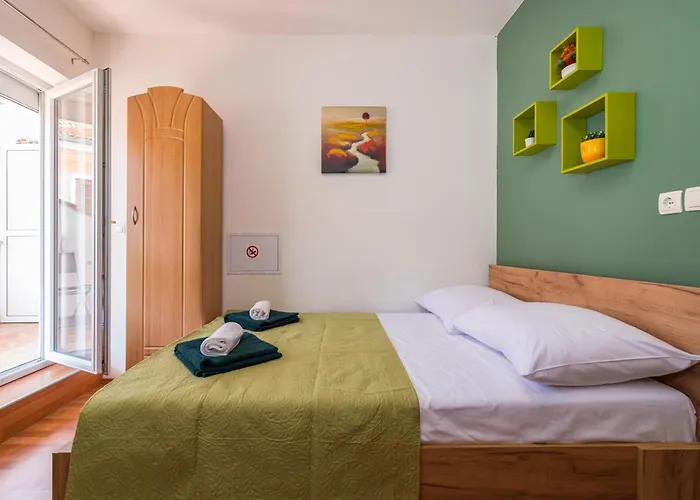 And 2 Walls Apartmán